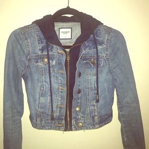 Cropped Jean Jacket w Hood+Zip